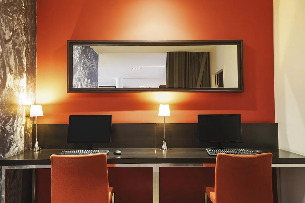 Aparthotel Adagio Marseille Timone 3*,